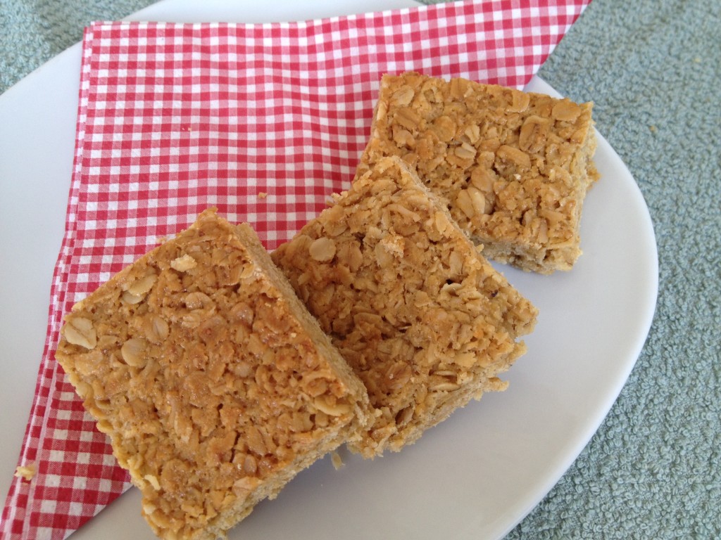 Crumbly coconut squares